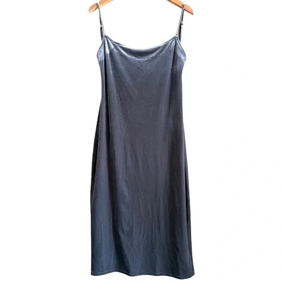 REFORMATION Cocktail Party City Chic Timeless Versatile Velvet Slip Dress L NWT - Picture 3 of 10
